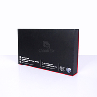Boîte cadeau en carton magnétique avec lamination mate écologique de luxe avec logo personnalisé pour l'emballage des gants et des chaussettes