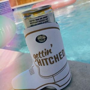 Drinking Buddies Boot-y Cowgirl Boot - Fundas Aislantes Delgadas para Latas, para Despedidas de Soltera, Porta Bebidas de Neopreno Aislado - Product Image 4