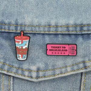 Épingles en alliage <span class=keywords><strong>de</strong></span> zinc émaillées, stylées et amusantes, avec des mots tendance d'Internet (Juice TICKET DELULULAND), personnalisables, pour sacs à dos et badges <span class=keywords><strong>de</strong></span> revers - Product Image 2