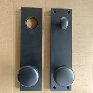 Cerradura universal de una sola lengüeta con manija grande de cobre forjado brillante para puertas de madera exteriores - Product Image 4