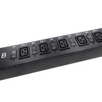 KLS PDU 1U de montage en rack personnalisé, huit prises triphasées 415 VCA C13/C19 80 A, multiprise industrielle en tôle