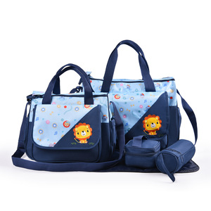 Ensemble <span class=keywords><strong>complet</strong></span> de <span class=keywords><strong>sac</strong></span> à couches avec 5 pièces, y compris un <span class=keywords><strong>sac</strong></span> fourre-tout, un matelas à <span class=keywords><strong>langer</strong></span> et une pochette isotherme pour biberons - Product Image 5