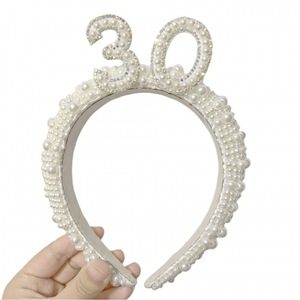 ที่คาดผมงานแต่งงานประดับมุกและคริสตัล มงกุฎเจ้าสาวแบบทางเลือกสำหรับงานฉลองครบรอบ ของขวัญสำหรับถ่ายรูป - Product Image 5