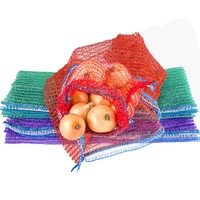 Op maat gemaakte Omai 25KG 50LB groente- en fruitzakken van PE Raschel-mesh met trekkoord voor uien, aardappelen en landbouwproducten (aanpasbaar)
