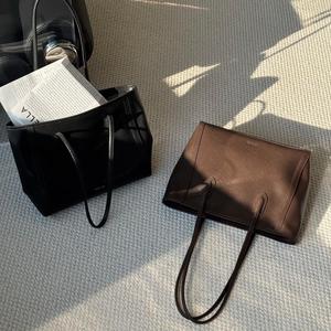 Sac à main structuré en cuir tanné végétal minimaliste 2026, avec poignée supérieure et bandoulière, pour femmes, inspiré des créateurs de luxe - Product Image 1