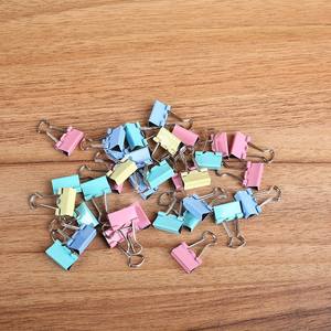 Clipes Multifuncionais Coloridos 100 Peças Clipes de Papel Pequenos de Metal para Escritório, Escola e Suprimentos Domésticos - Product Image 3