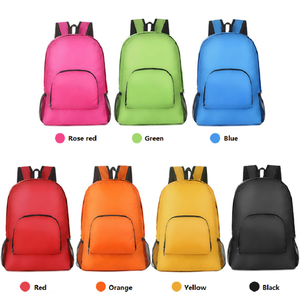 Sac à dos de voyage pliable GRS recyclé, ultraléger et compressible, se plie en pochette avec poche pour bouteille, idéal pour les voyages à l'aéroport et l'école - Product Image 4