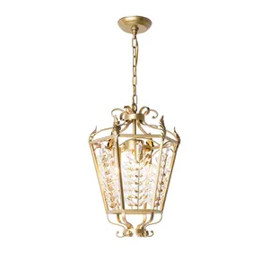 仿古法国风格的黄铜和青铜铜材入口灯，配有经典吊灯