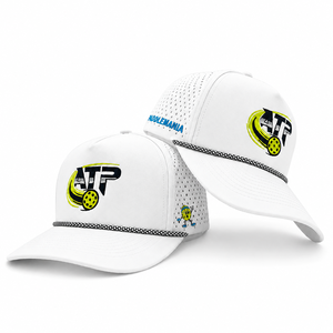 Casquette de golf 5 panneaux en cuir imprimé et silicone brodé, personnalisable, haute qualité, faible MOQ, avec bande anti-transpiration à scratch, respirante - Product Image 1