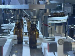 Equipo <span class=keywords><strong>de</strong></span> llenado <span class=keywords><strong>de</strong></span> jarabe para la tos líquido preciso operado digitalmente <span class=keywords><strong>Aparato</strong></span> <span class=keywords><strong>de</strong></span> sistema <span class=keywords><strong>de</strong></span> dosificación <span class=keywords><strong>de</strong></span> vidrio <span class=keywords><strong>de</strong></span> <span class=keywords><strong>glucosa</strong></span> automatizado - Product Image 6