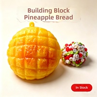 Blocs de construction en caoutchouc thermoplastique faits à la main, de haute qualité, en forme de pain ananas réaliste ; Jouet souple et croustillant