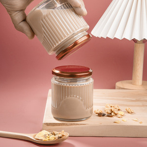 Vente en gros d'usine 50ml 100ml Pot en verre rond à rayures verticales transparent pour le stockage des aliments Contenant en verre pour la <span class=keywords><strong>confiture</strong></span> Pot à miel - Product Image 4