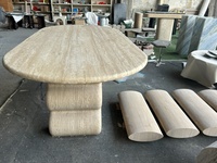 Table à manger ovale en pierre de style nordique avec pieds courbes, design luxueux, table en travertin beige pour appartement, villa, mobilier de maison