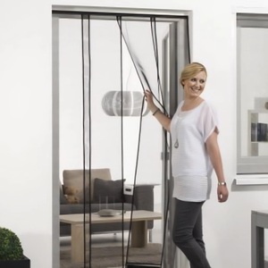 Cortina <span class=keywords><strong>de</strong></span> insectos <span class=keywords><strong>de</strong></span> puerta DIY ecológica moderna con 4 paneles <span class=keywords><strong>de</strong></span> poliéster reutilizables y tira adhesiva <span class=keywords><strong>de</strong></span> PVC para dormitorios - Product Image 1