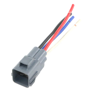 ชุดไฟส่องสว่าง DJ7042Y-6.3-11 พร้อมที่ยึดแตร สายไฟ แผงเก็บแบตเตอรี่ ข้อต่อสายไฟ B อุปกรณ์ข้อต่อสายไฟ ไฟหน้า <span class=keywords><strong>Almera</strong></span> ขั้วต่อสายไฟ - Product Image 1