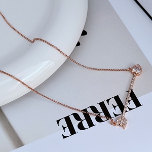 Nuevo Collar de Moda, Ligero, Lujoso, Elegante, Fresco y Dulce, con Incrustaciones de Circonio, Corazón, Flecha de Cupido, Cadena de Bambú de Cobre - Product Image 1