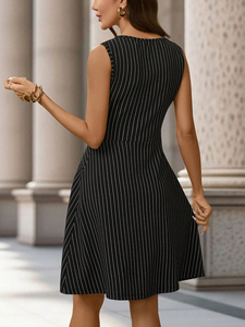 Robe midi élégante noire et blanche à fines rayures sans manches, coupe trapèze, taille croisée, pour le bureau ou les occasions décontractées, pour <span class=keywords><strong>femme</strong></span> - Product Image 2