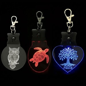 Porte-clés lumineux multicolore 7 couleurs rechargeable par USB, hologramme 3D laser acrylique LED, pour cadeau <span class=keywords><strong>de</strong></span> la Saint-Valentin - Product Image 1