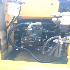 Excavadora de Orugas Usada Komatsu PC130 Fabricada en Japón, Modelo 2016, 13 Toneladas, con Motor, Caja de Cambios, Bomba, Rodamiento y PLC - Product Image 3