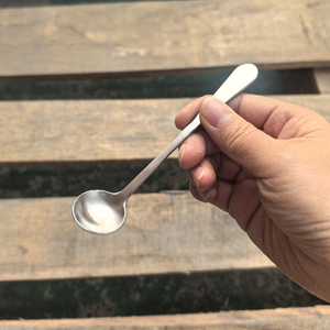 Cuchara para Postre de Acero Inoxidable DF406, Mango Largo de 13.8 cm, Cuchara Resistente para Servir Dulces en el Hogar - Product Image 1