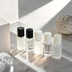 Flacons de <span class=keywords><strong>parfum</strong></span> en verre dépoli transparent de 10 ml, très demandés et en stock, avec logo sérigraphié, boîtes d'emballage personnalisables - Product Image 1
