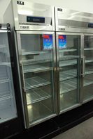 Réfrigérateur encastrable à quatre portes de 800 L, économe en énergie, pour la restauration