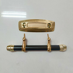 Accessoires de maison <span class=keywords><strong>funéraire</strong></span> ensemble de poignées pivotantes pour cercueil accessoires <span class=keywords><strong>plaque</strong></span> en plastique avec supports de raccord en métal avec embouts de tuyau - Product Image 2