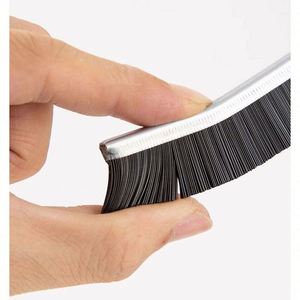 Brosse de nettoyage universelle en plastique durable et écologique à long manche et poils rigides pour les fentes de cuisine, les toilettes et les espaces domestiques - Product Image 4