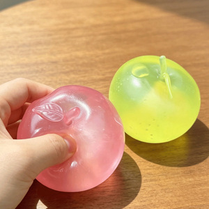 Bolas de malta artesanales de cristal rosa y manzana verde, estilo Xiaohongshu, con música de amasado y rebote lento. - Product Image 3