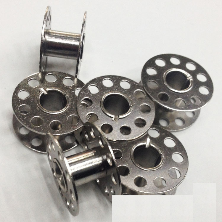 sourcing map Bobine di metallo da ricamo con custodia per macchina da cucire, confezione da 25 pezzi, colore: Argento