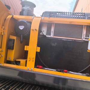 Excavatrice d'occasion jaune avec chenilles noires, équipement de construction - Product Image 6