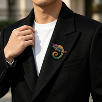 Broche de camaleón con diamantes de colores, diseño de animal de cristal, broches de lagarto con diamantes de imitación, pin de joyería para hombres y mujeres, novedades