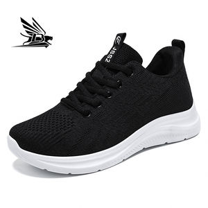 Baskets de mode décontractées respirantes légères à dessus tissé à la mouche <span class=keywords><strong>multicolore</strong></span> pour femmes - Product Image 2