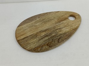 Tabla de cortar de madera de proveedores verificados con acabado pulido en forma de gota, tabla de cortar artesanal en venta - Product Image 3