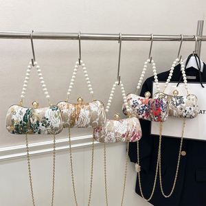 حقائب يد نسائية فاخرة مطرزة باللؤلؤ لحفلات الزفاف 2025، حقائب سهرة بأسلوب صيني براق - Product Image 3