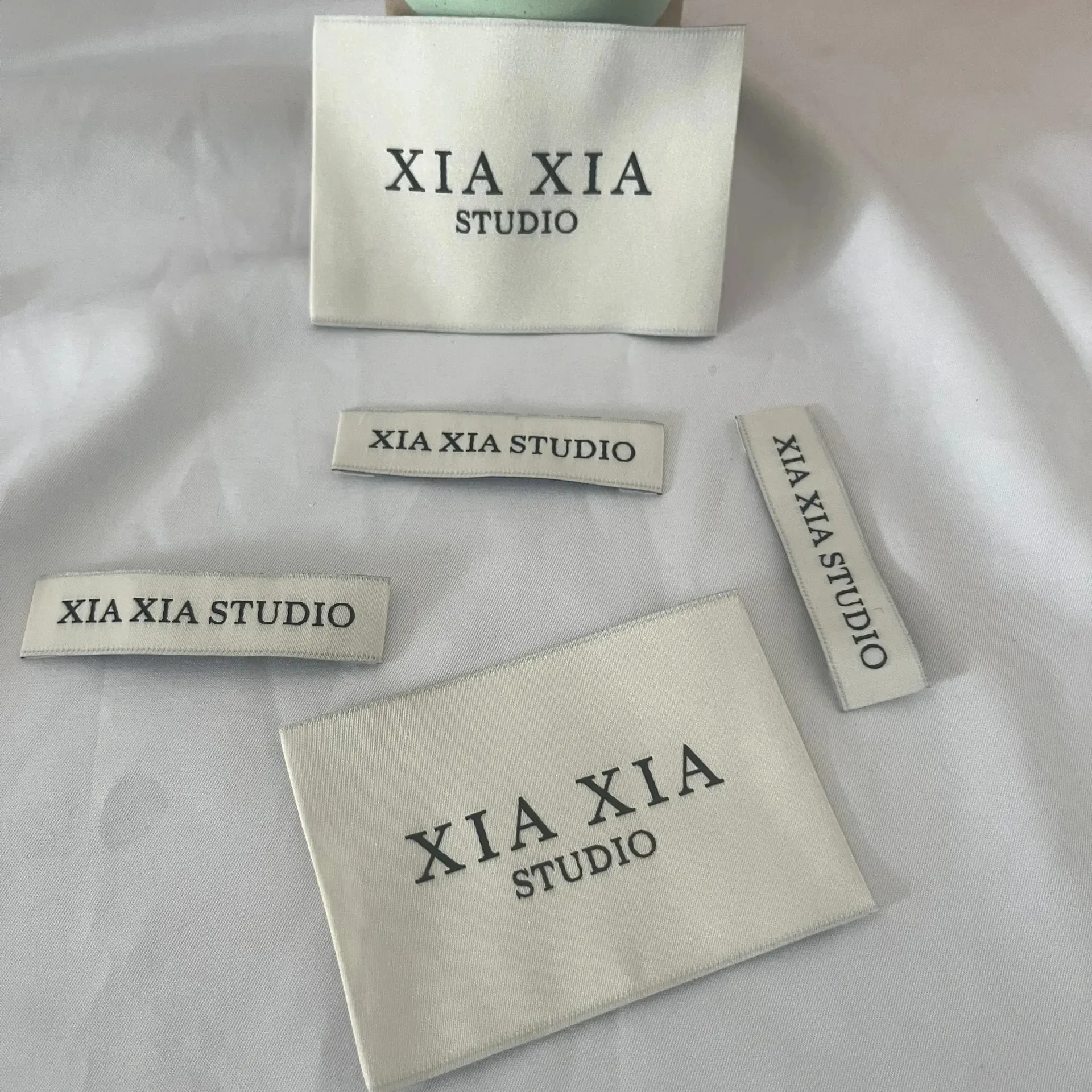 Best Quality Soft Woven Labels Custom Made with Your Logo, Cheap Clothing Labels Cloth Garment Labels Printed Sustainable 500