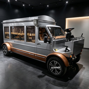 Carroza Fúnebre Sostenible Hecha a Mano, Arrastrada por Caballos, con Materiales Decorativos Inofensivos y Espacio Confortable para Eventos Conmemorativos Solemnos - Product Image 1