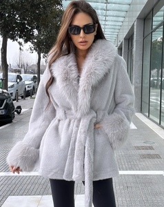 <span class=keywords><strong>Abrigo</strong></span> <span class=keywords><strong>de</strong></span> hierba <span class=keywords><strong>de</strong></span> <span class=keywords><strong>piel</strong></span> <span class=keywords><strong>de</strong></span> conejo <span class=keywords><strong>de</strong></span> <span class=keywords><strong>nutria</strong></span> <span class=keywords><strong>de</strong></span> imitación <span class=keywords><strong>de</strong></span> Invierno para mujer, cuello y puños <span class=keywords><strong>de</strong></span> <span class=keywords><strong>piel</strong></span> <span class=keywords><strong>de</strong></span> zorro, chaqueta adelgazante con diseño <span class=keywords><strong>de</strong></span> cinturón con cuello en V grande - Product Image 4