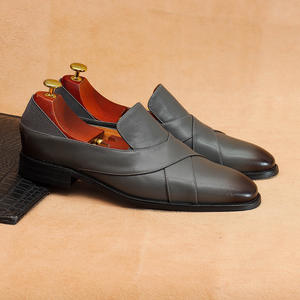 รองเท้าบูทเชลซีหนังแท้สีน้ำตาลสไตล์อังกฤษคลาสสิกปี 2025 สำหรับผู้ชาย แบบหุ้มข้อสูง กันน้ำ เหมาะสำหรับฤดูใบไม้ร่วงและฤดูหนาว สวมใส่สบาย - Product Image 4