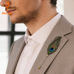 Pin de Solapa Vintage con Pluma de Pavo Real para Aniversarios, Cenas de Ensayo, Escapadas de Luna de Miel, Bodas, Despedidas de Soltera - Product Image 1