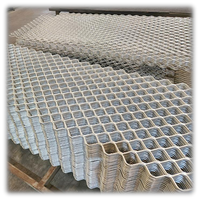 Clôture en treillis métallique en alliage d'aluminium électrique personnalisée en usine, perforée, soudée, à commande manuelle, ignifuge et résistante à la corrosion
