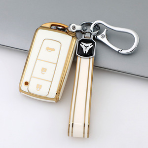 Étui à clés avec garniture dorée tendance pour la nouvelle <span class=keywords><strong>Toyota</strong></span> - Compatible avec <span class=keywords><strong>C</strong></span>-<span class=keywords><strong>HR</strong></span>, Camry, RAV4, Avalon, Land Cruiser Prado - Product Image 5