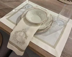 Elegante servilletas de lino Beige con bordado de monograma plateado Diseño único apto para <span class=keywords><strong>cenas</strong></span> VIP Ocasiones especiales Agregar estilo - Product Image 4