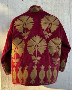 เสื้อคลุมกิโมโนผ้ากำมะหยี่สไตล์โบฮีเมียน ปักลายสัตว์ด้วยด้ายสีทอง ทำมือ ตกแต่งกระดุมผ้าฝ้าย ระบายอากาศได้ดี เหมาะสำหรับฤดูหนาว คุณภาพสูง - Product Image 3