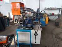 Machine de fabrication de pinces à tuyaux CNC à grande vitesse avec machine de pliage et de formage de bande d'acier plate en métal perforé
