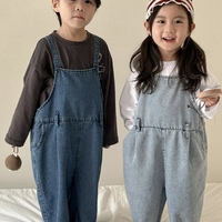 Salopette de cow-boy pour enfants printemps filles lâche coton deux couleurs jeans combinaison 2024 nouveaux garçons printemps et automne bébé pantalon