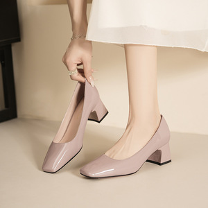 Escarpins à bout carré en cuir verni 5688B, talon bloc de hauteur moyenne, semelle extérieure en caoutchouc, chaussures formelles pour femmes - Product Image 4