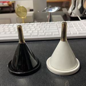 Testeur de Parfum en Céramique Blanche, avec Assiette, Cloche en Céramique pour Huiles Essentielles, Présentoir Olfactif - Product Image 5