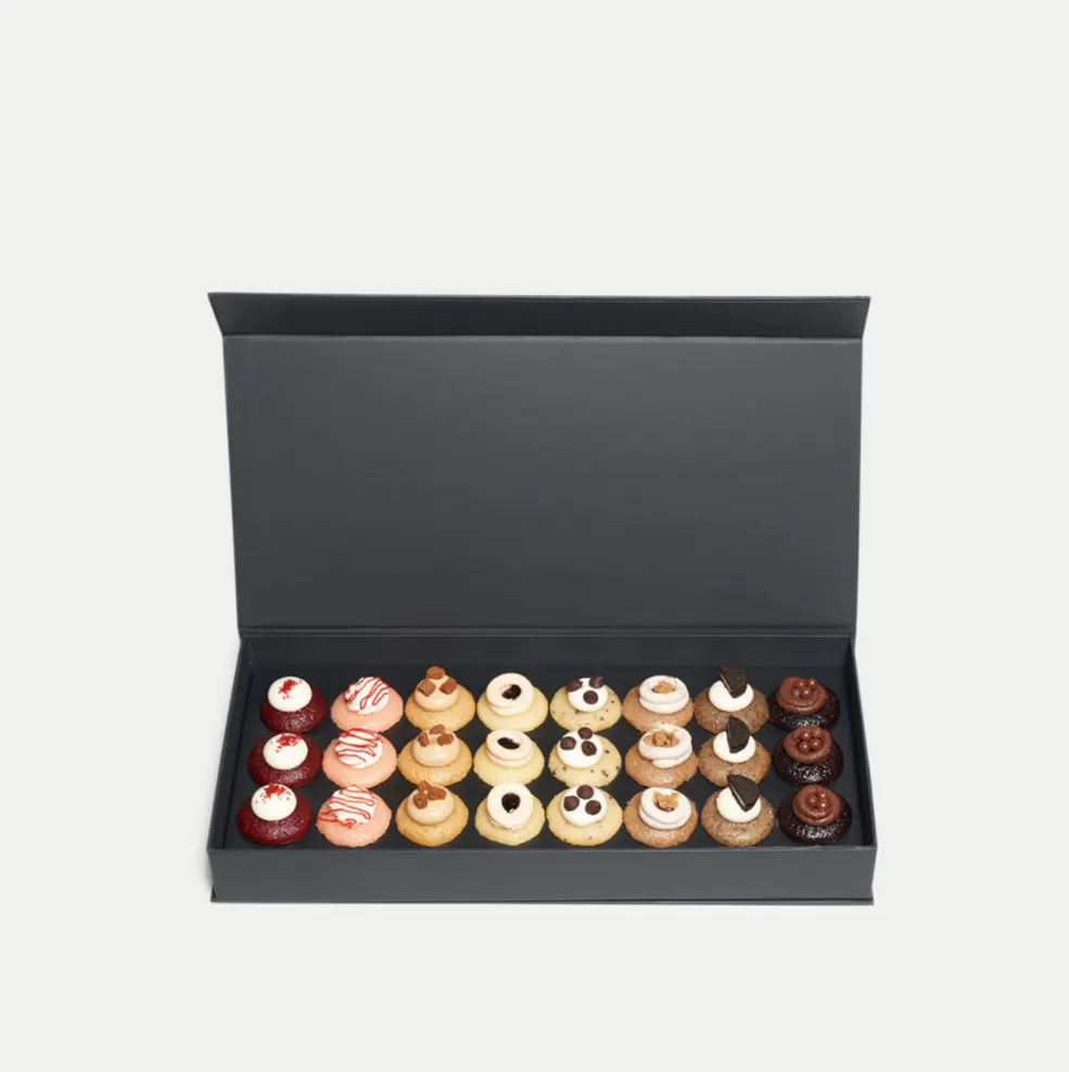 Manyetik kapatma ile özel logo sert mini cupcake ambalaj kutusu pembe cupcake kutuları 24 delik