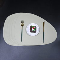 Sets de table en similicuir gris foncé irrégulier, imperméables et résistants aux taches, pour table à manger, décoration de cuisine